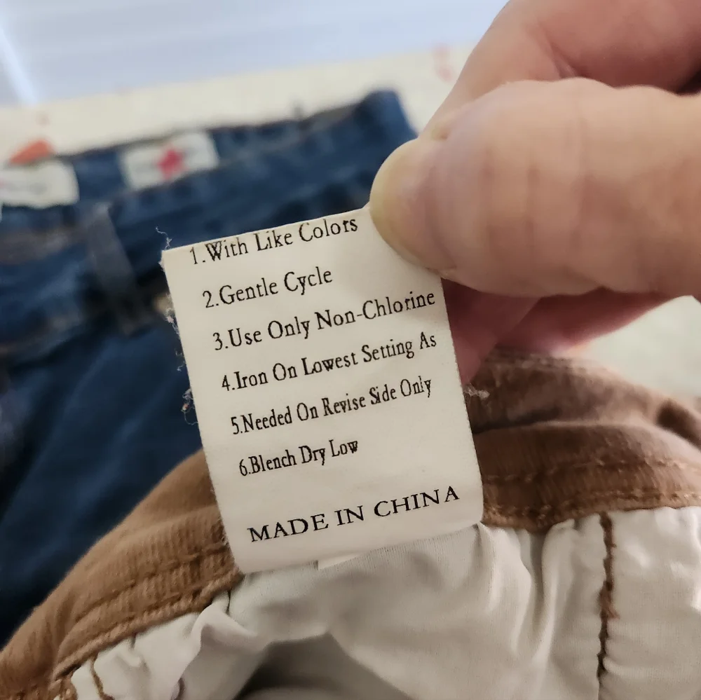 High-Rise Rolled Hem Women's Shorts — Brown - Picture 4 of 4